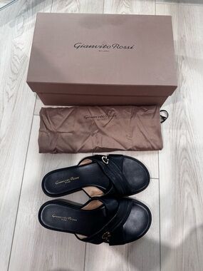 Gianvito Rossi Nappa Black Leather Alima Slide Sandals Gold Accent size 40